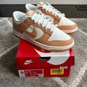 2022 WMNS dunk low harvest moon Size 8